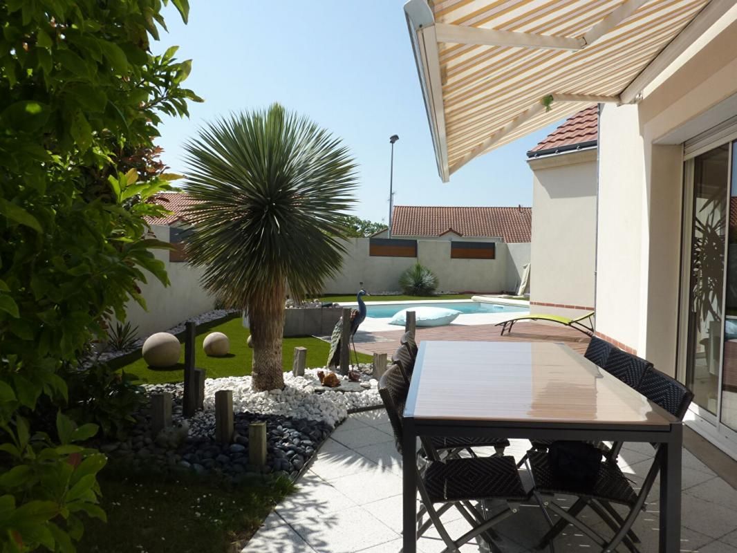 CHOLET Maison Cholet 8 pièce(s) 160 m2 3