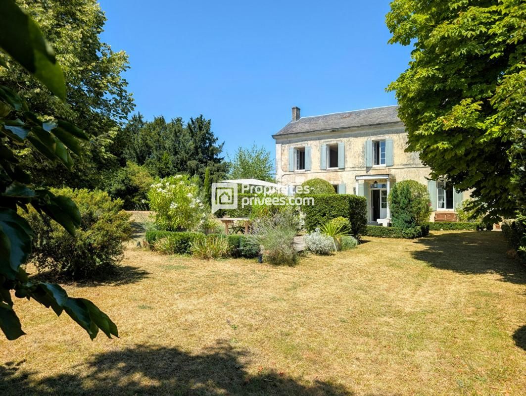 SAINT-DENIS-DU-PIN Maison bourgeoise Essouvert 9 pièce(s) 247 m2 REF 413946 1