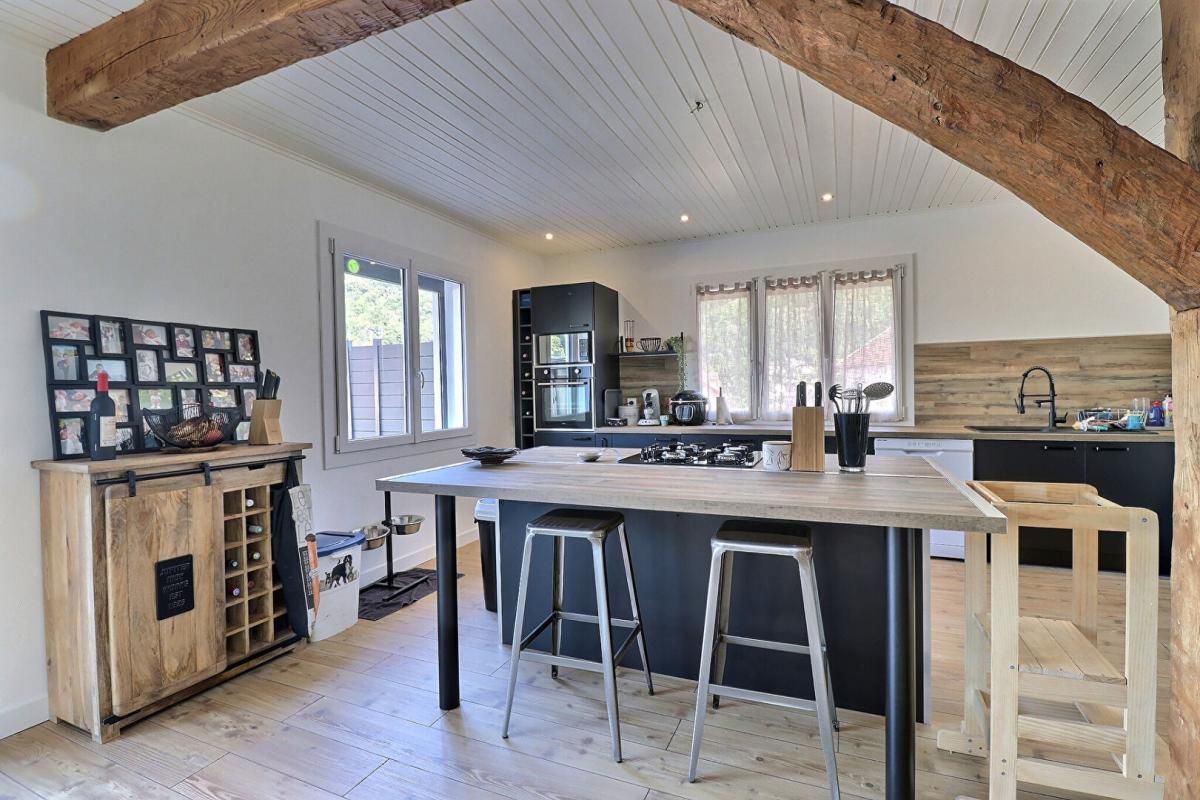 DETRIER Appartement 5P 151.65 m² + Terrasse à DETRIER (73110) 2