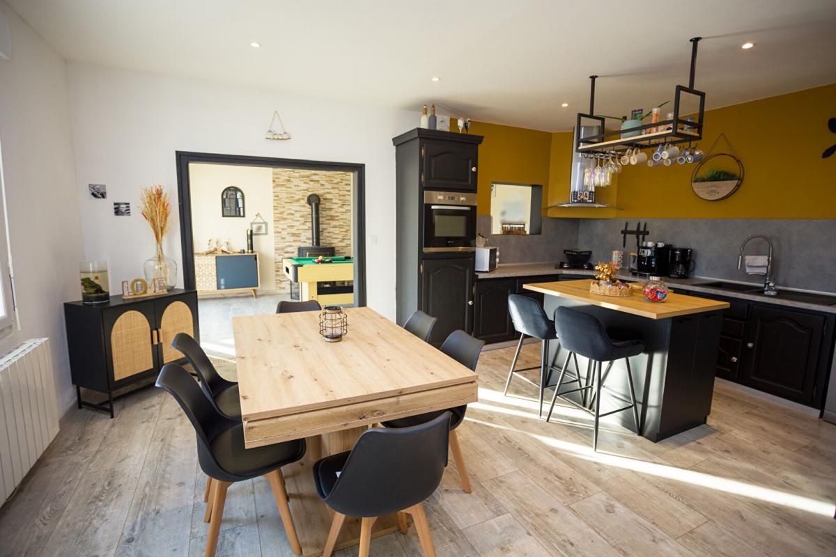 PLEUBIAN Exclusivité : Maison rénovée ,6 pièces , 3 chambres , Suite parentale , Plain-pied possible , Jardin , Garage , Dépendances Pleubian ,Proche mer et commerces 4