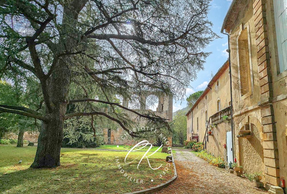 LIMOUX Evêché, lieu d'exception et de charme avec magnifique parc arboré 2