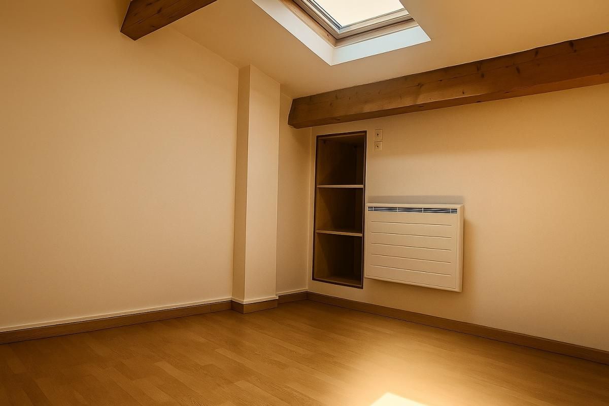 SAINT-MAXIMIN-LA-SAINTE-BAUME Duplex T2 lumineux avec coin bureau - Charme et confort au coeur du vieux village 4