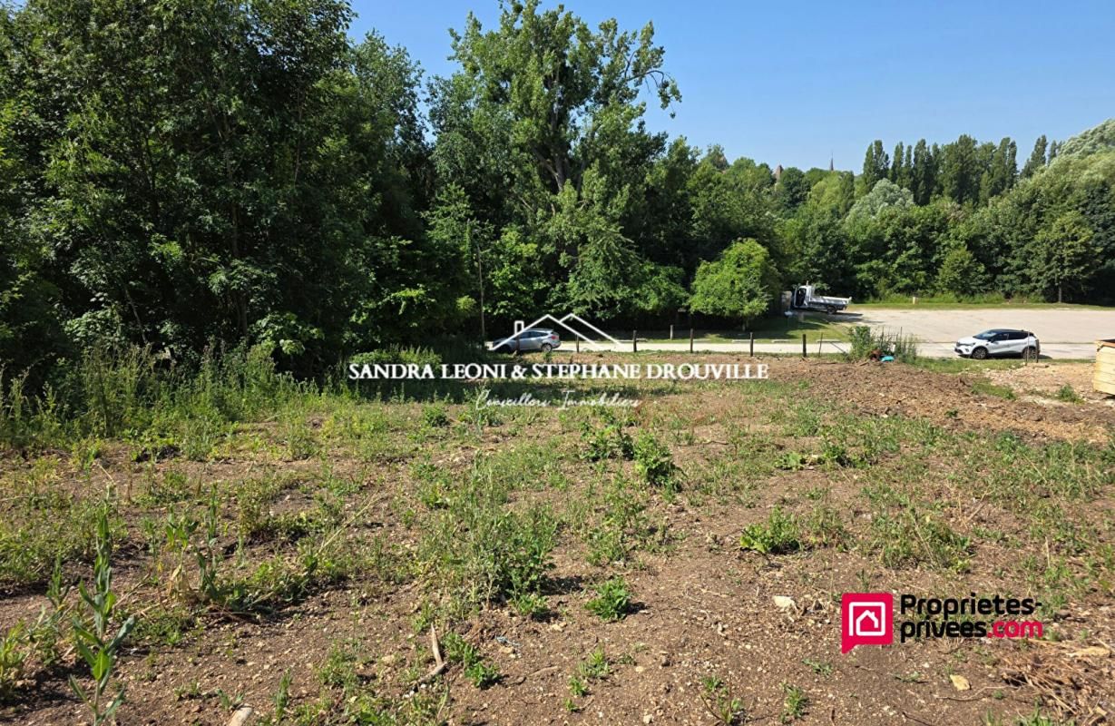 AUNEAU AUNEAU - BEAU TERRAIN A BATIR DE 1.126 m2 2
