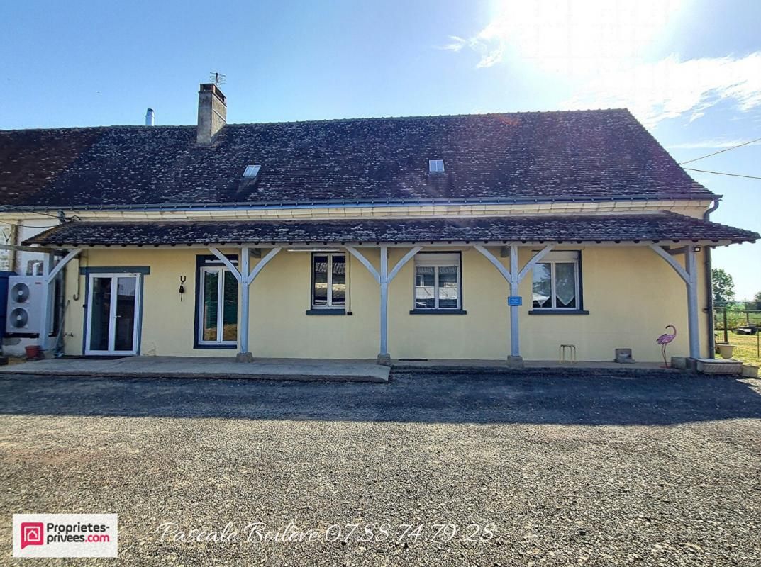 Maison 200 m² avec 7500 m² - NOYANT-VILLAGES (49390)