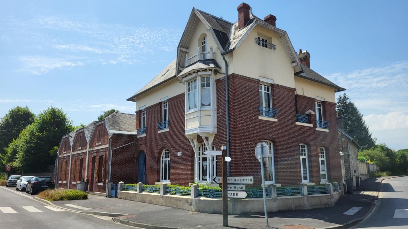 SAINT-QUENTIN Maison de caractère avec opportunité locative intégrée 1