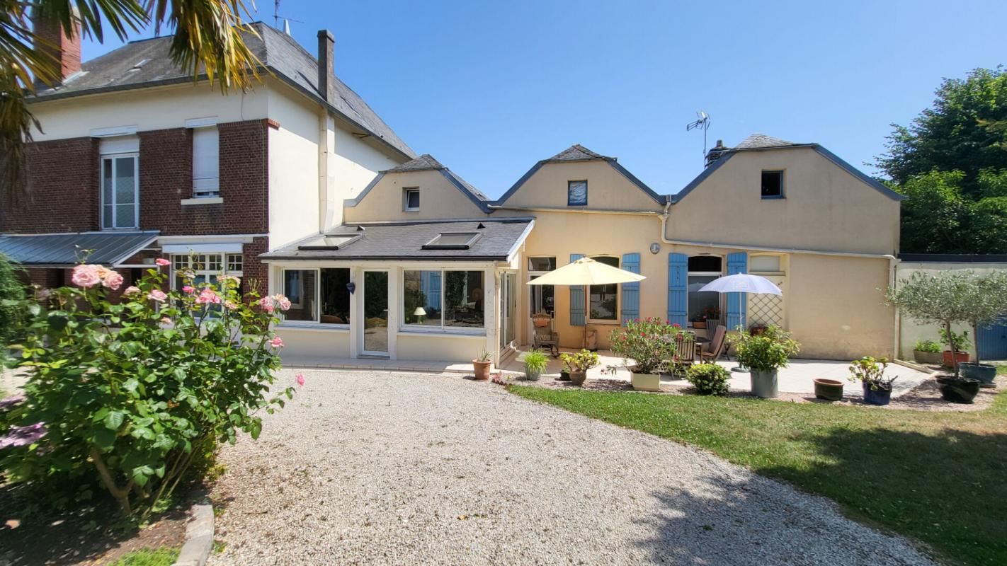 SAINT-QUENTIN Maison de caractère avec opportunité locative intégrée 2
