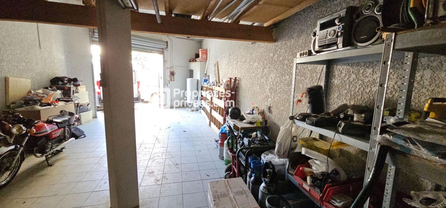 PERPIGNAN Grand Garage Perpignan centre secteur Pont Joffre  de 60 m2 3