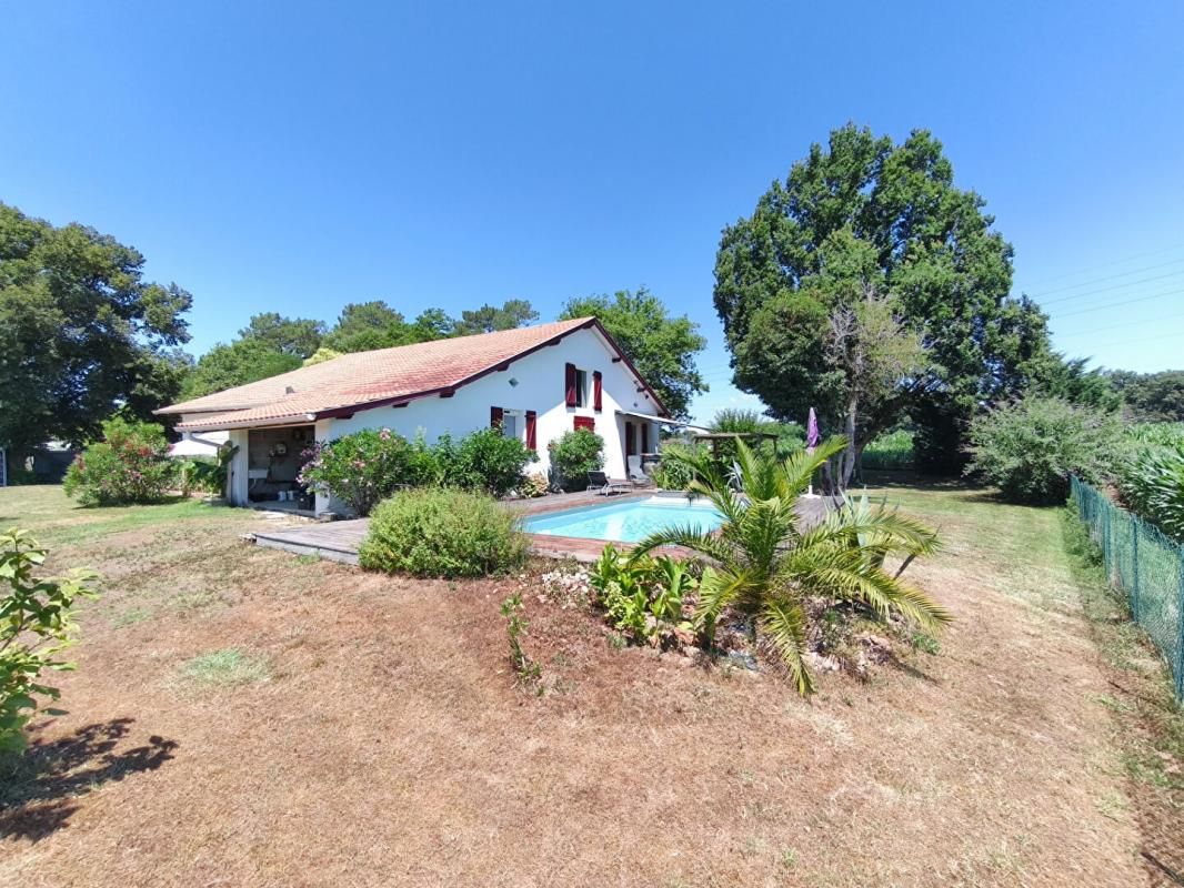 SAUGNAC-ET-CAMBRAN Maison Saugnac Et Cambran 5 pièce(s) 160 m2 2