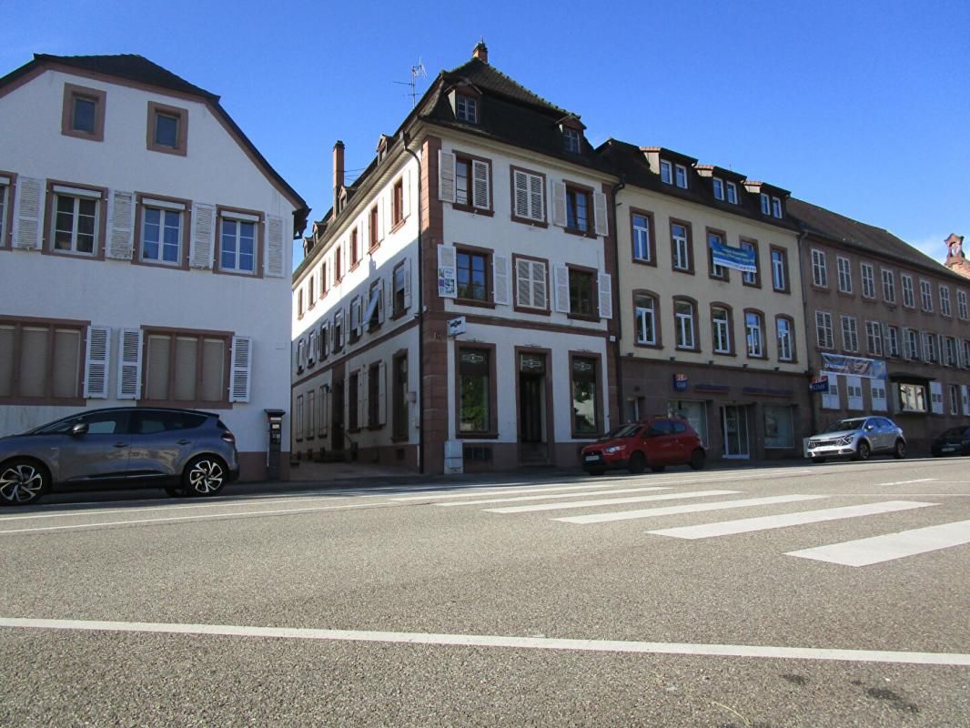 HAGUENAU HAGUENAU - Local commercial avec vitrines 59 m² 2