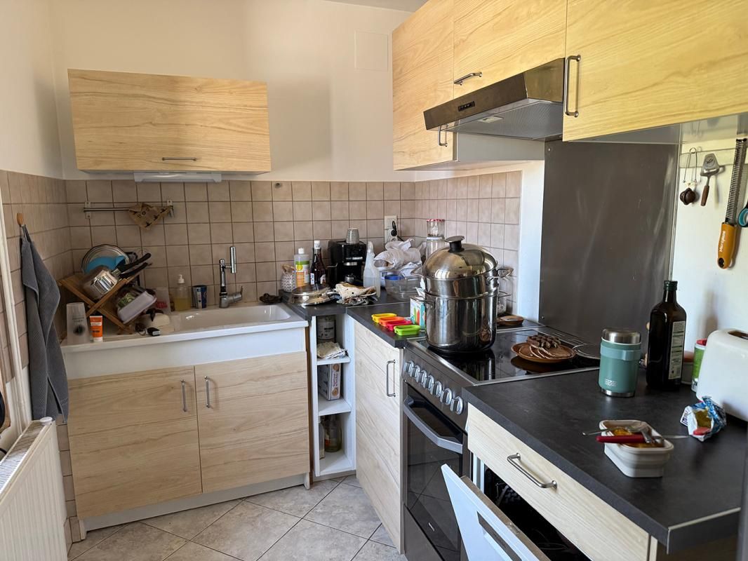 GRENANT-LES-SOMBERNON Maison ancienne 71 m2 louée avec grange attenante de 147 m2 2
