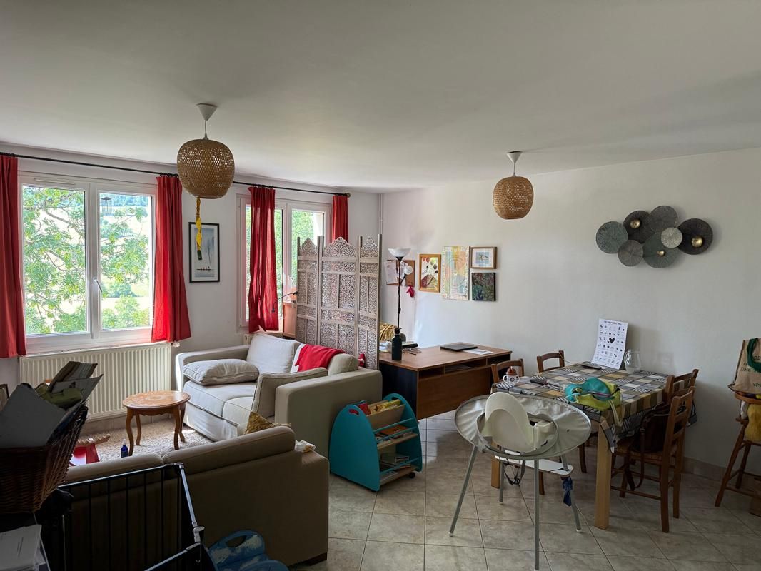 GRENANT-LES-SOMBERNON Maison ancienne 71 m2 louée avec grange attenante de 147 m2 3