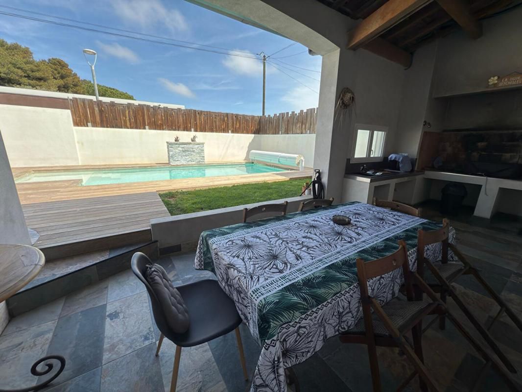 FRONTIGNAN Ensemble immobilier avec piscine à Frontignan Maison T5 + Appartement T4 -211 M2 habitables 2