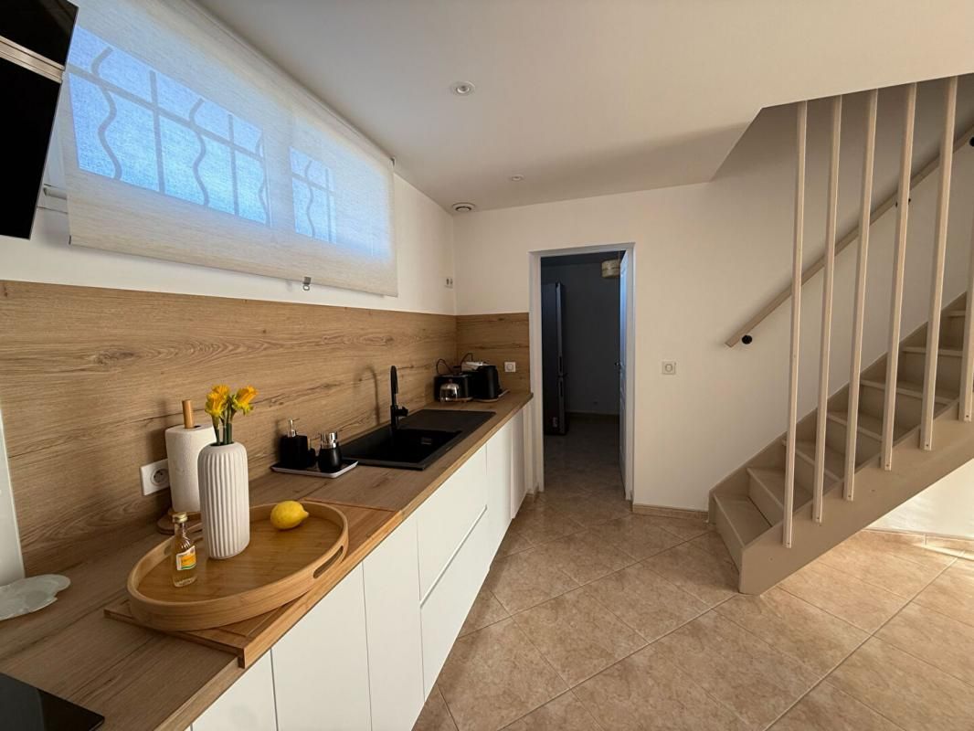 FRONTIGNAN Ensemble immobilier avec piscine à Frontignan Maison T5 + Appartement T4 -211 M2 habitables 3