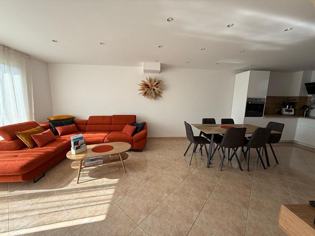 FRONTIGNAN Ensemble immobilier avec piscine à Frontignan Maison T5 + Appartement T4 -211 M2 habitables 4