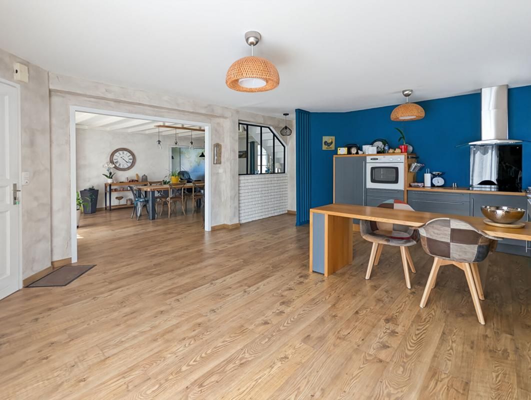 SAVENAY Maison  8 pièce(s) 165.91 m2 3