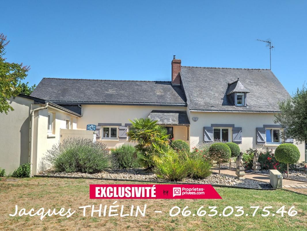 SAUMUR PROPRIÉTÉ 295 m² HABITABLES AVEC PISCINE ET TOUTES COMMODITÉS SUR PLACE 1