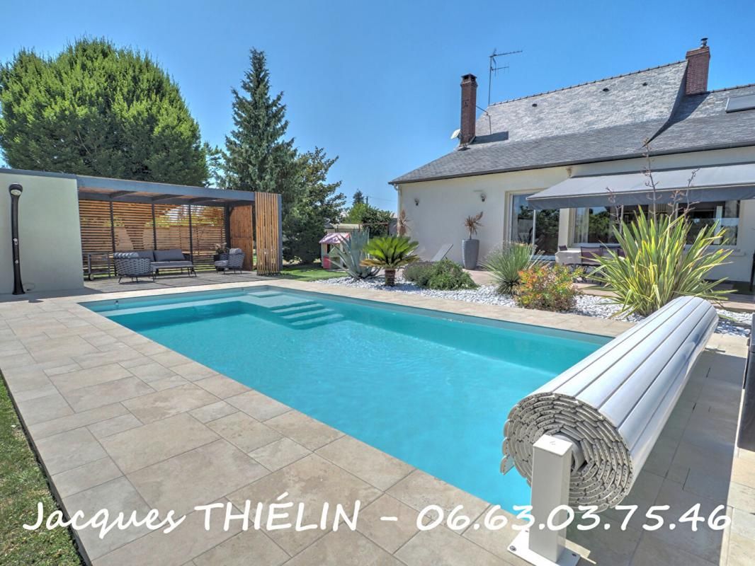 SAUMUR PROPRIÉTÉ 295 m² HABITABLES AVEC PISCINE ET TOUTES COMMODITÉS SUR PLACE 3
