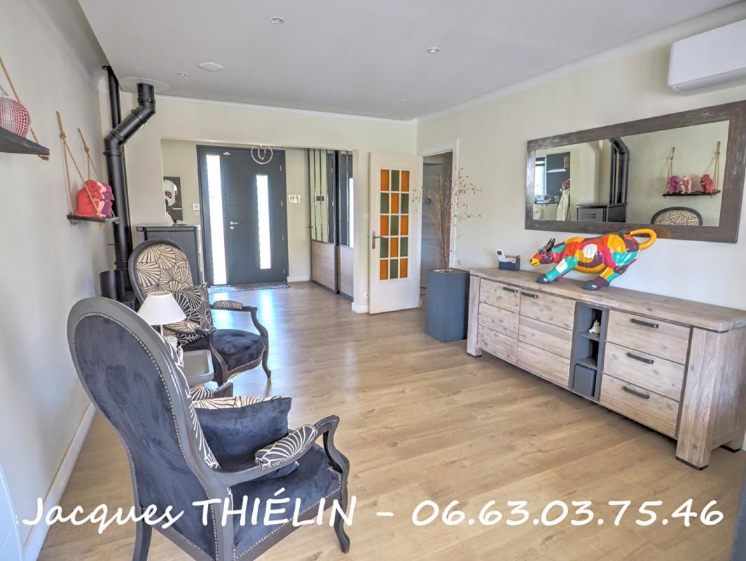 SAUMUR PROPRIÉTÉ 295 m² HABITABLES AVEC PISCINE ET TOUTES COMMODITÉS SUR PLACE 4
