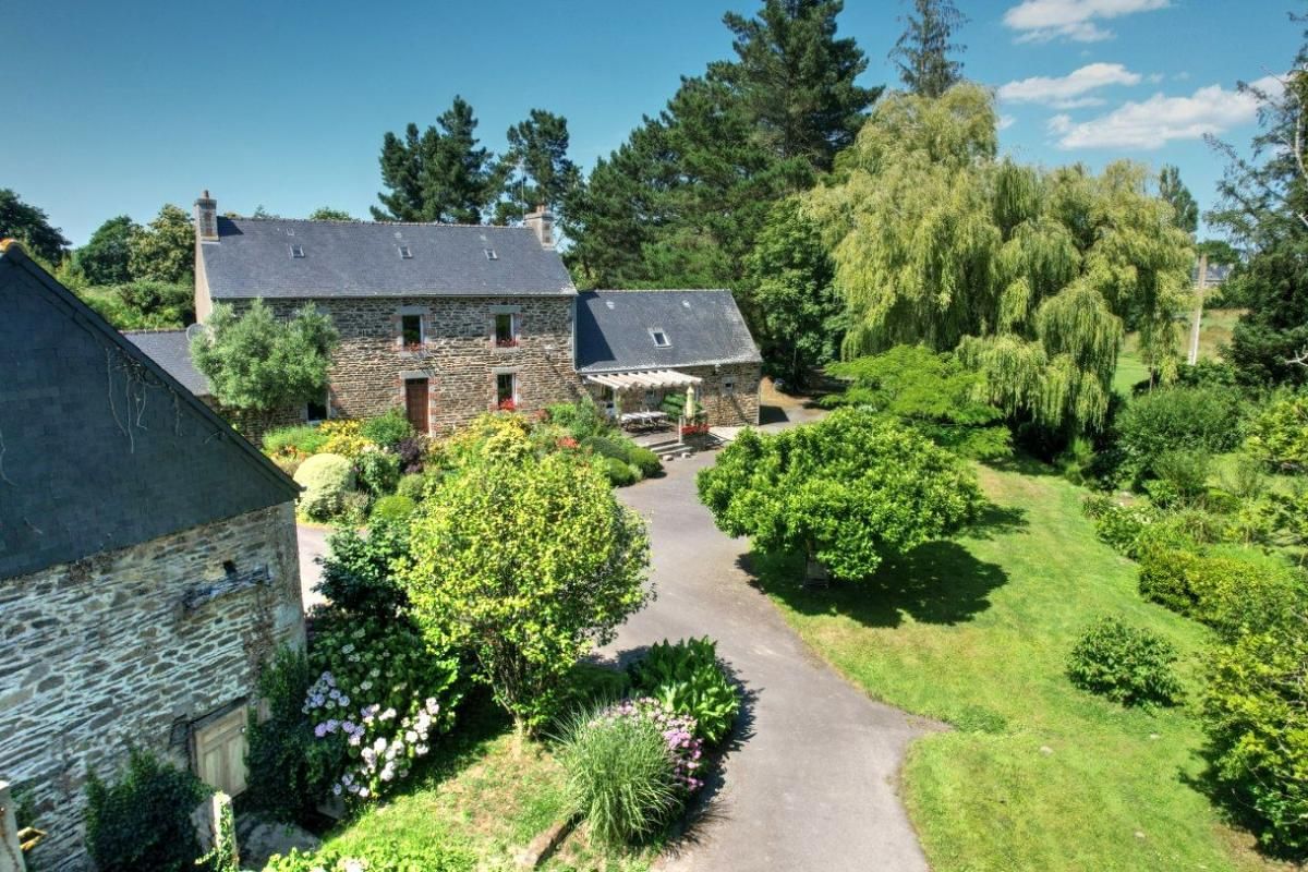 TREGUIER Demeure de caractère de 174 m2 , 5 chambres 3