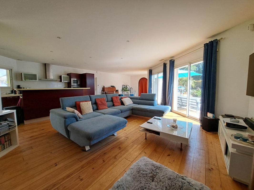 SAINT-PIERRE-DU-MONT Maison Saint Pierre Du Mont 170 m2 3