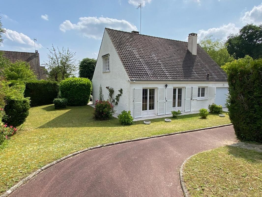 APREMONT Apremont 60300 / Maison / 138m2 / jardin 900m2 1