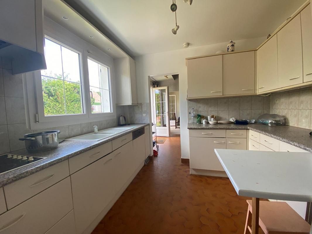 APREMONT Apremont 60300 / Maison / 138m2 / jardin 900m2 4