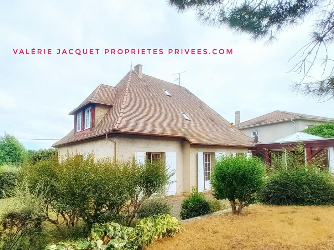 MONTPON-MENESTEROL Maison Familiale avec Espace Détente en centre ville et au calme! 1