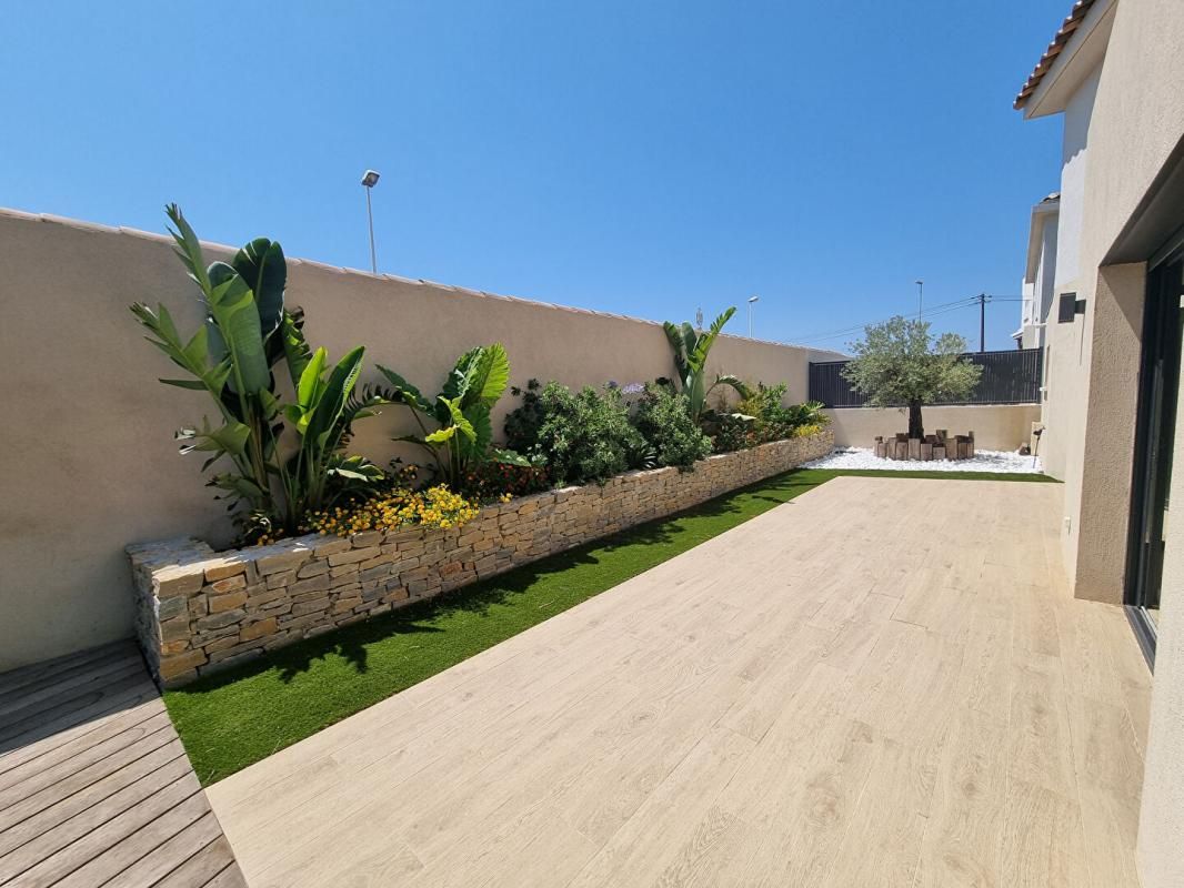 SAINT-CYR-SUR-MER Maison neuve T6 de 118m² avec piscine et garage 4