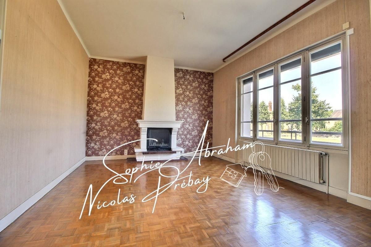 TOURY Maison sur sous-sol, 3 chambres, 3 garages et jardin 3