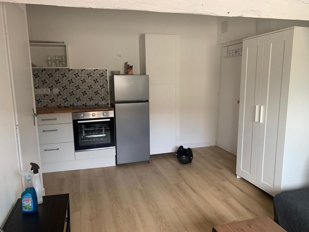 NANTES Studio centre ville quartier CHU 4