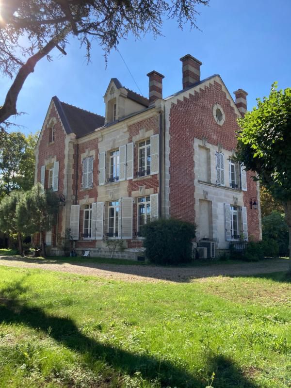 CHANTILLY Demeure de prestige Chantilly 7 pièce(s) 300 m2 1