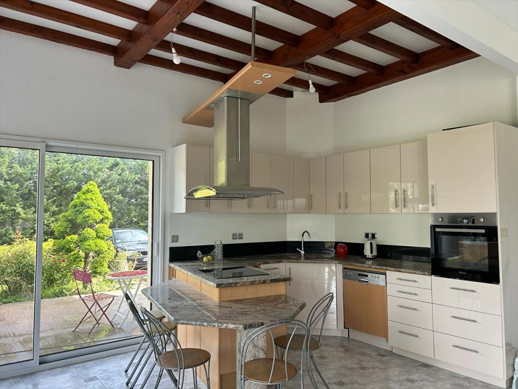 SAINT-ALBAN-LES-EAUX Maison Maison familiale de 210 m² avec grand terrain Proche Roanne 4