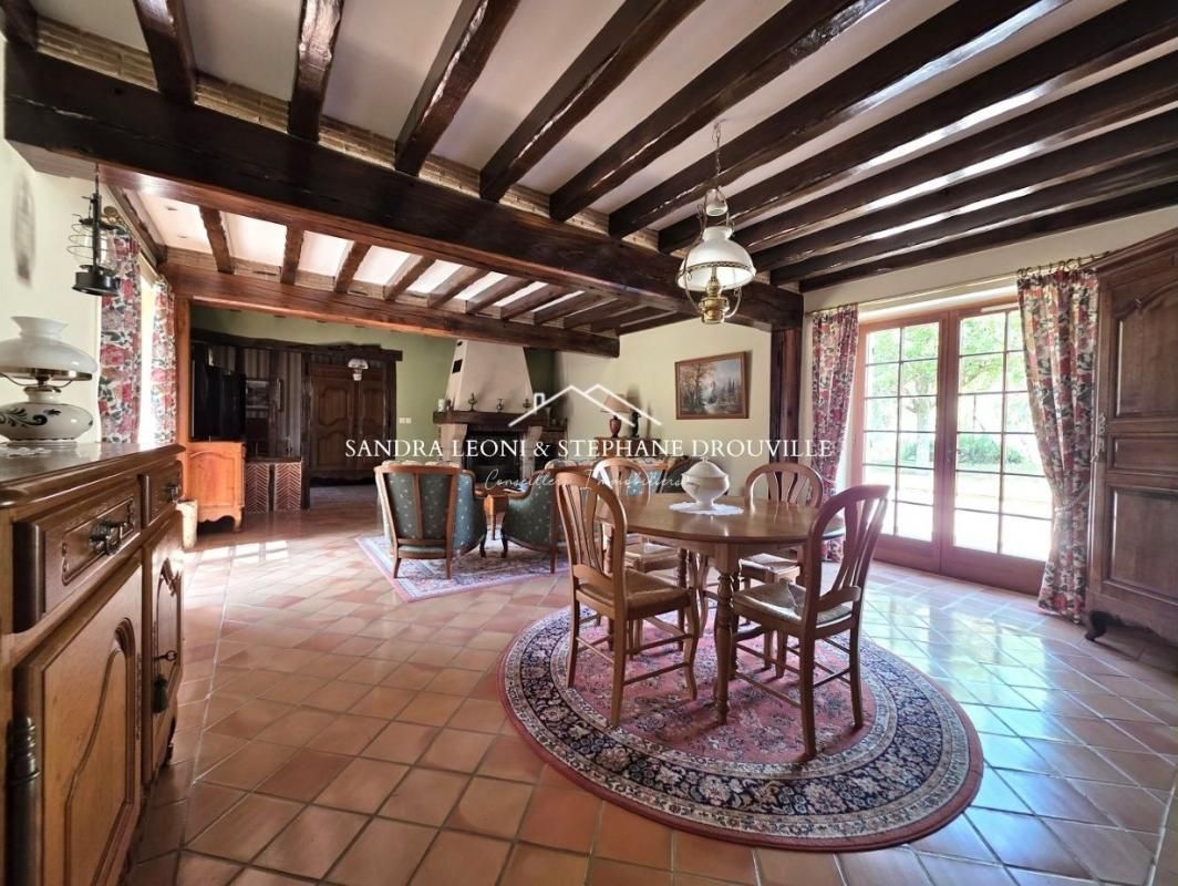 JOUY PROCHE JOUY - MAINTENON - RAVISSANTE LONGERE de 182 m², 7 PIECES 3