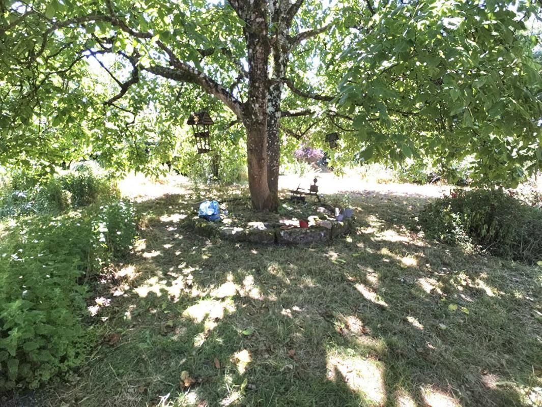 LA LANDE-DE-GOULT La-Lande-De-Goult 61320 Longère en pierre 112 m² terrain 30.200 m² 3