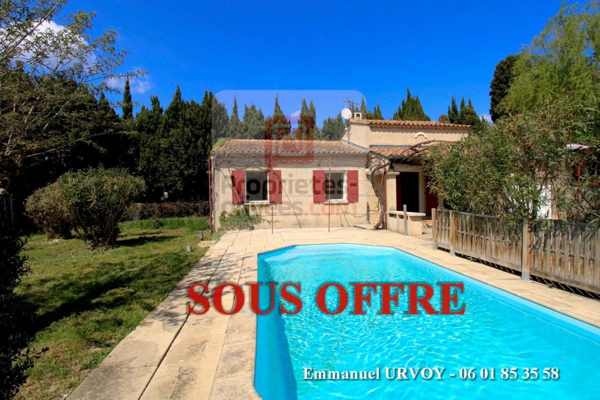 GRAVESON 13690 - Maison de plain-pied T4  sur terrain de près de 1300 m² avec piscine