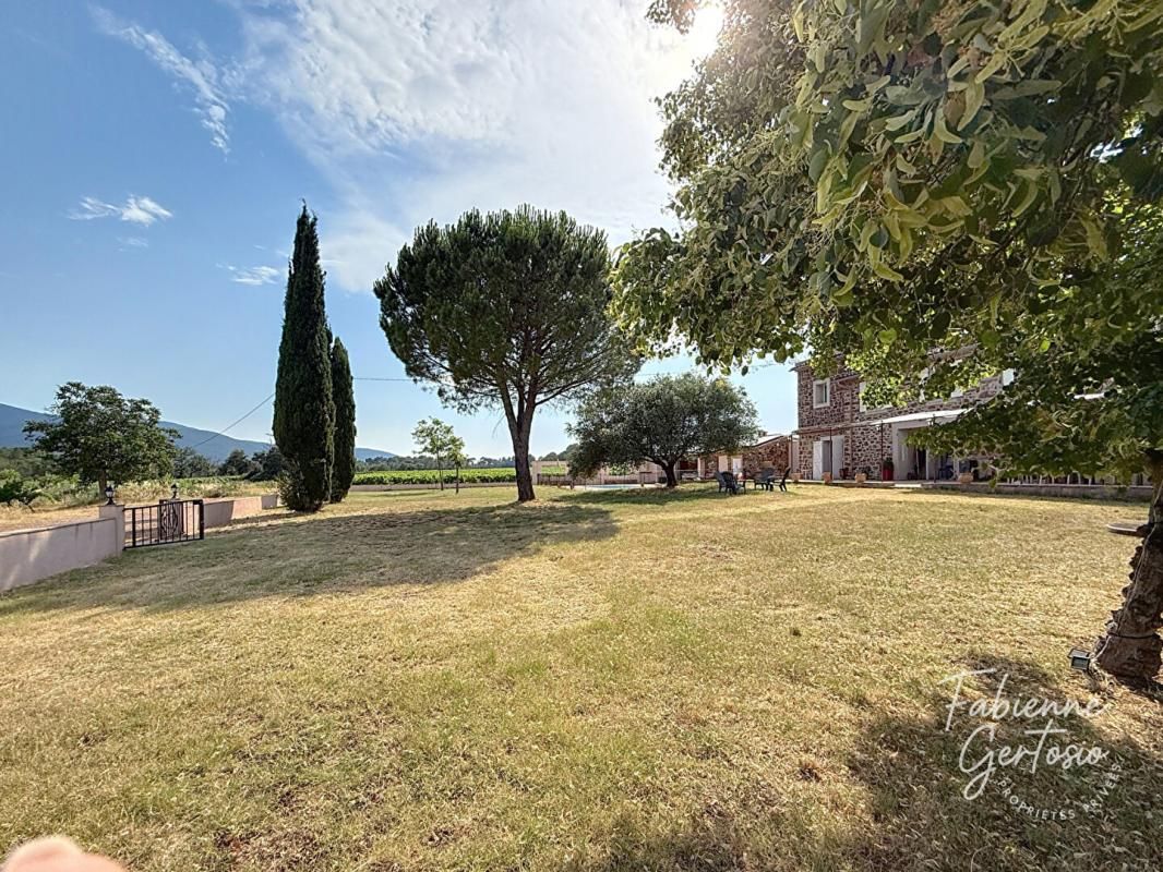 GONFARON Gonfaron, superbe domaine de caractère à 35km de Saint-tropez 1