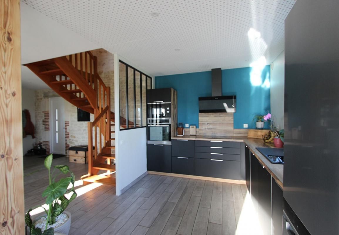 LA CHATAIGNERAIE Maison Saint Sulpice En Pareds 4 pièce(s) 119 m2 2