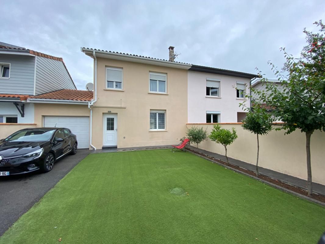 LE BOUSCAT Maison Le Bouscat 5 pièces + Studio 90m² 2