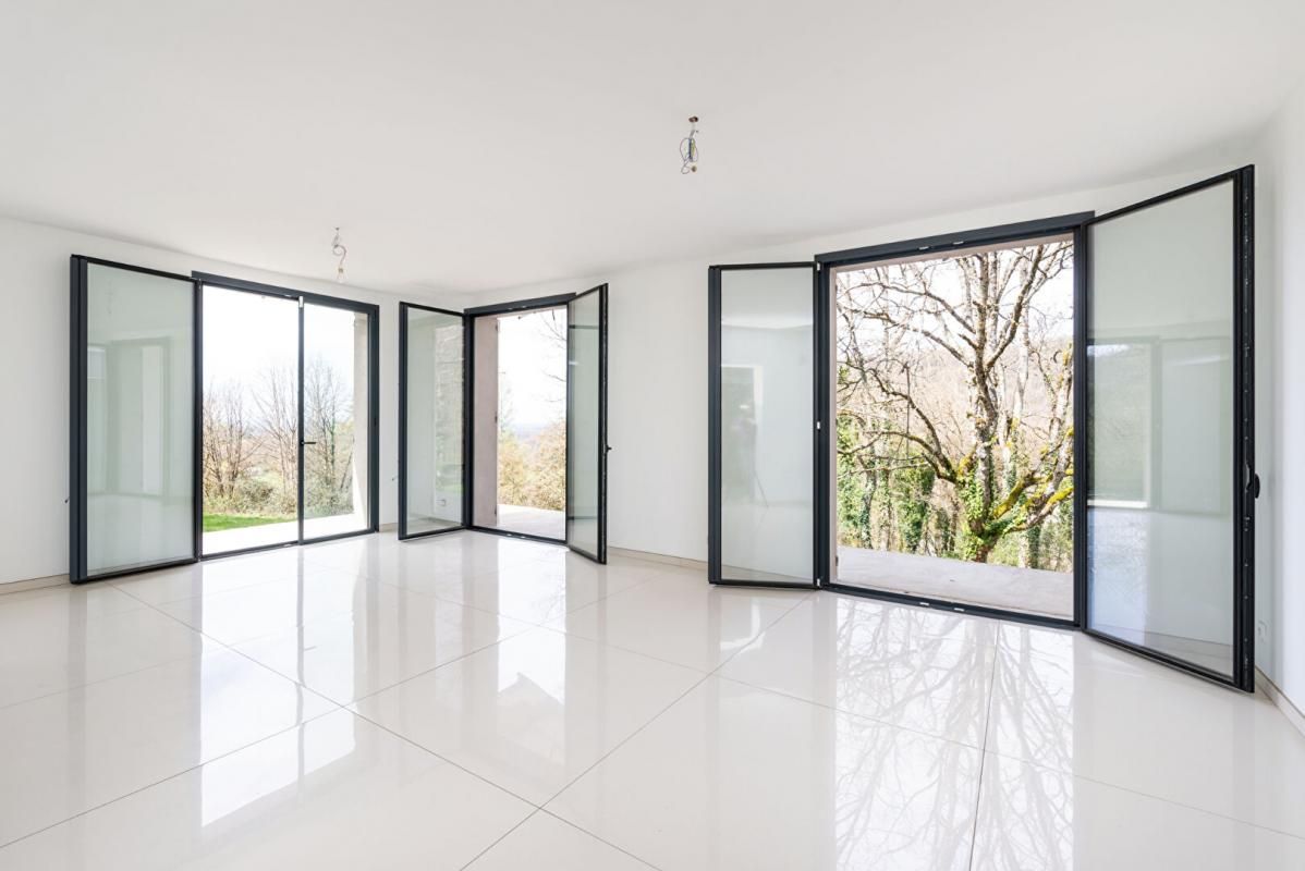 SICCIEU-SAINT-JULIEN-ET-CARISIEU VILLA 6 pièces, 200 m², sur un terrain de 5190 m² 3