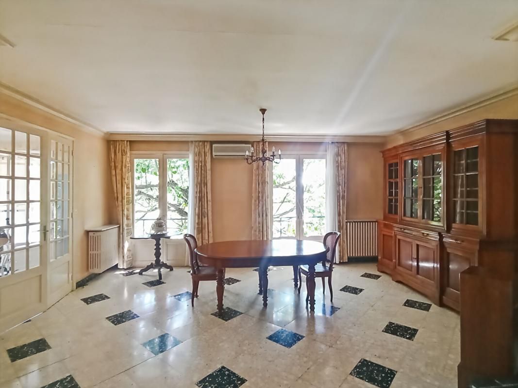 CASTRES Maison 5 pièces avec jardin et sous-sol complet 2