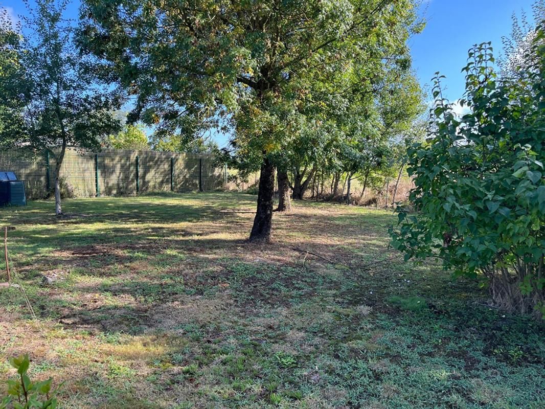 ANGERS Terrain Ecouflant 450 m2 1
