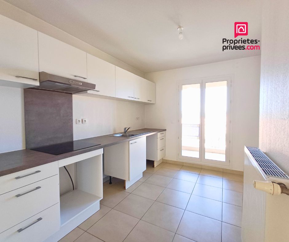 ROQUEBRUNE-SUR-ARGENS Villa 5 pièces avec jardinet et garage de 18m² 3