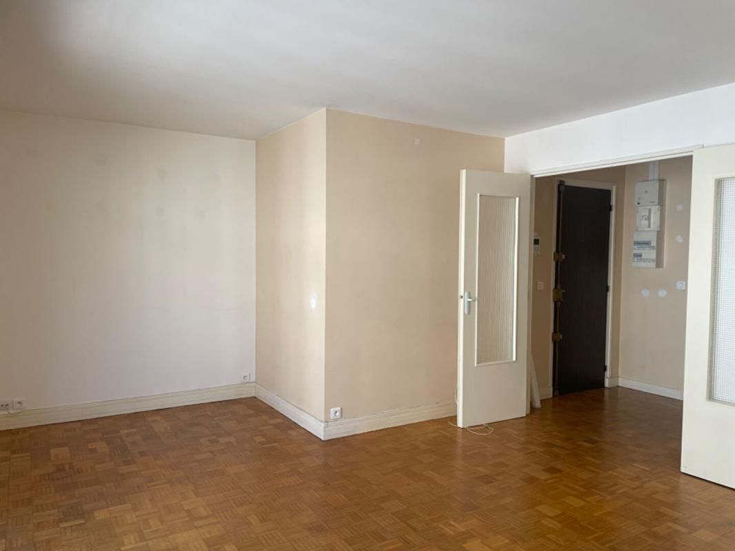 PARIS-11E-ARRONDISSEMENT Appartement Paris 2 pièce(s) 49.32 m2 2