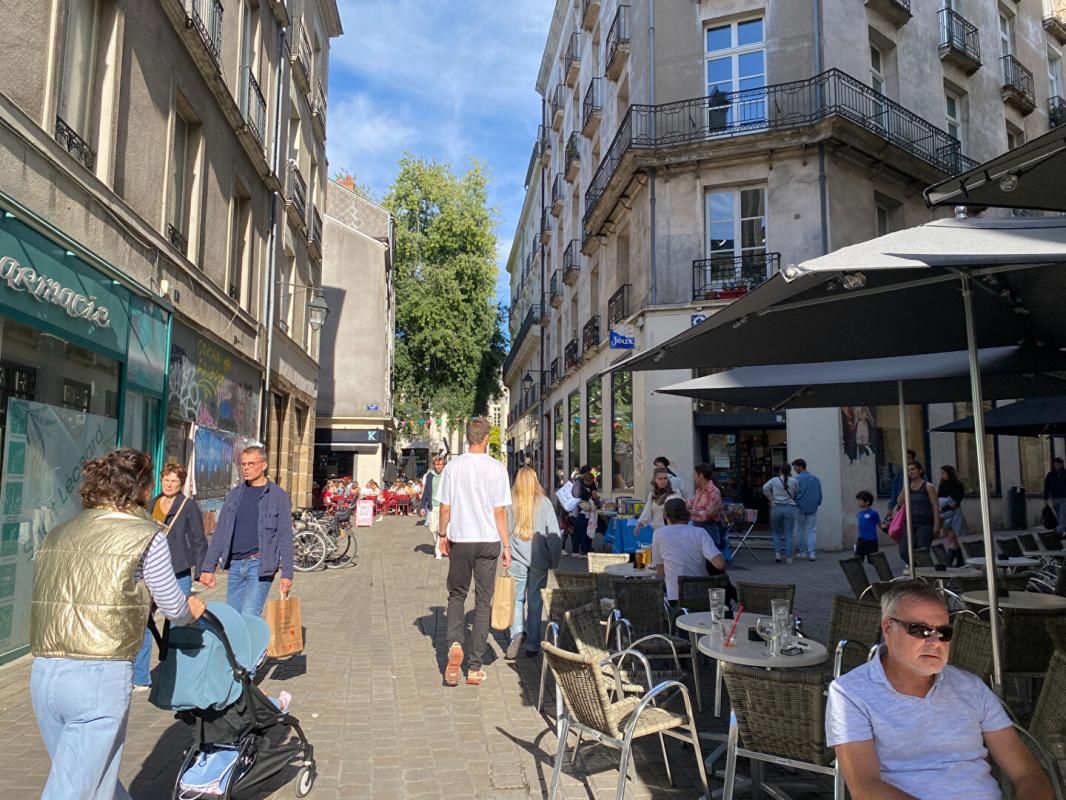 NANTES 44000 NANTES - LOCAL COMMERCIAL A CEDER - GRANDE VITRINE 2