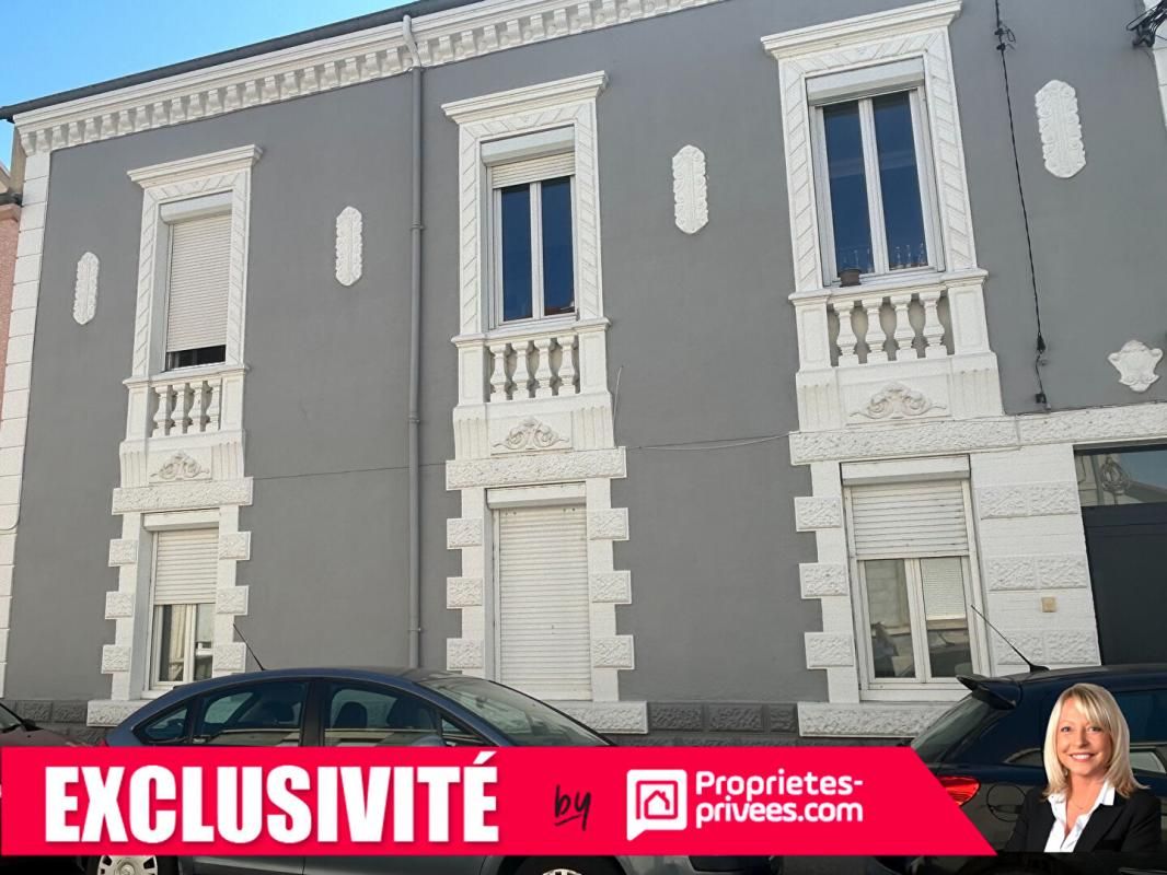 ROANNE Roanne Immeuble rénové avec cour intérieure 2