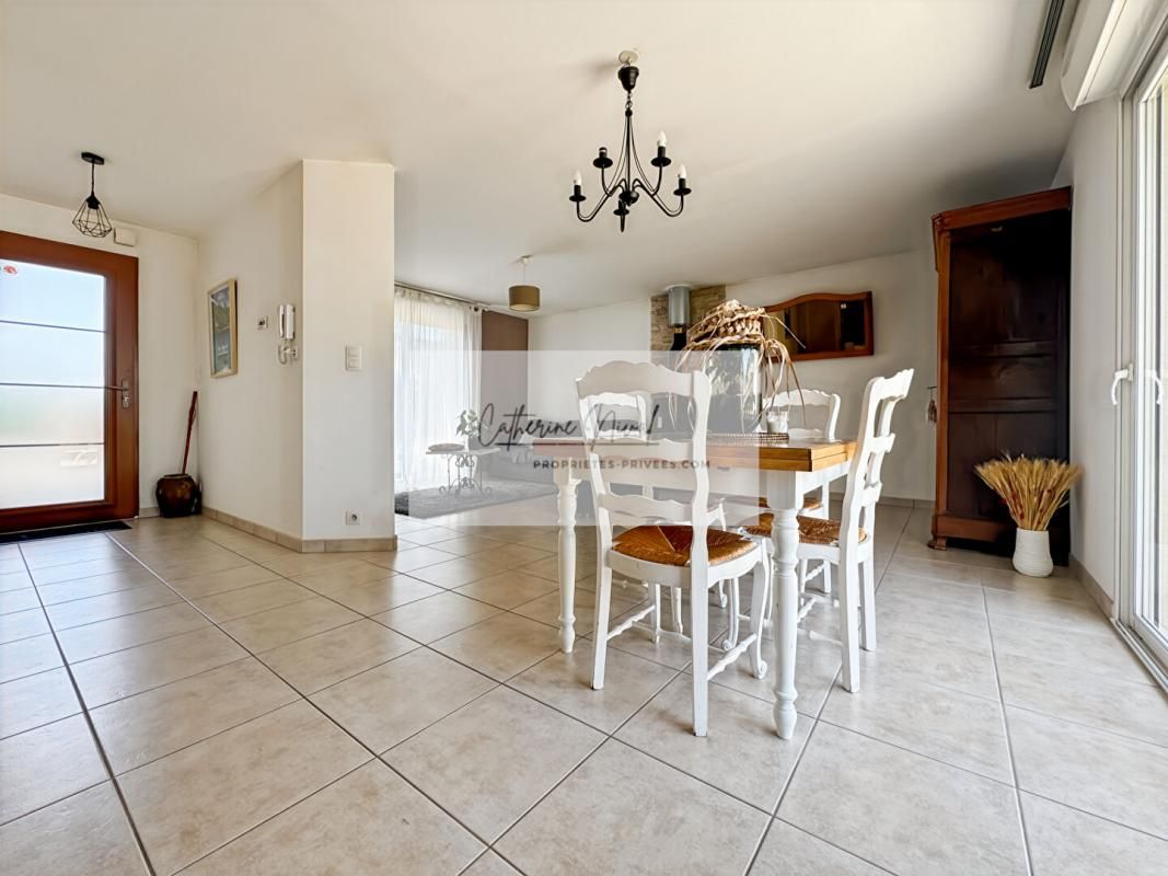 SAINT-LYPHARD Maison de plain-pied 4 chambres + bureau ? Jardin clos ? Double garage 4