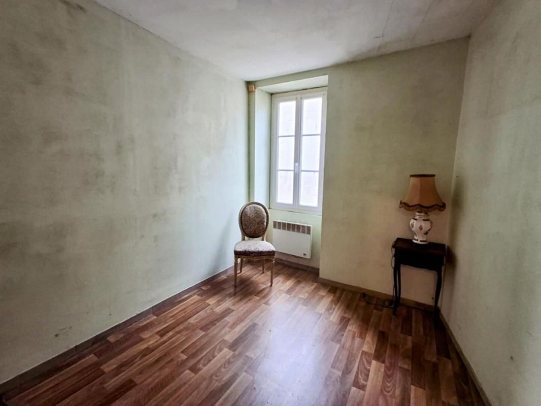 SAINT-JEAN-D'ANGELY Maison Saint Jean d'Angely 3 pièce(s) 47 m2 4