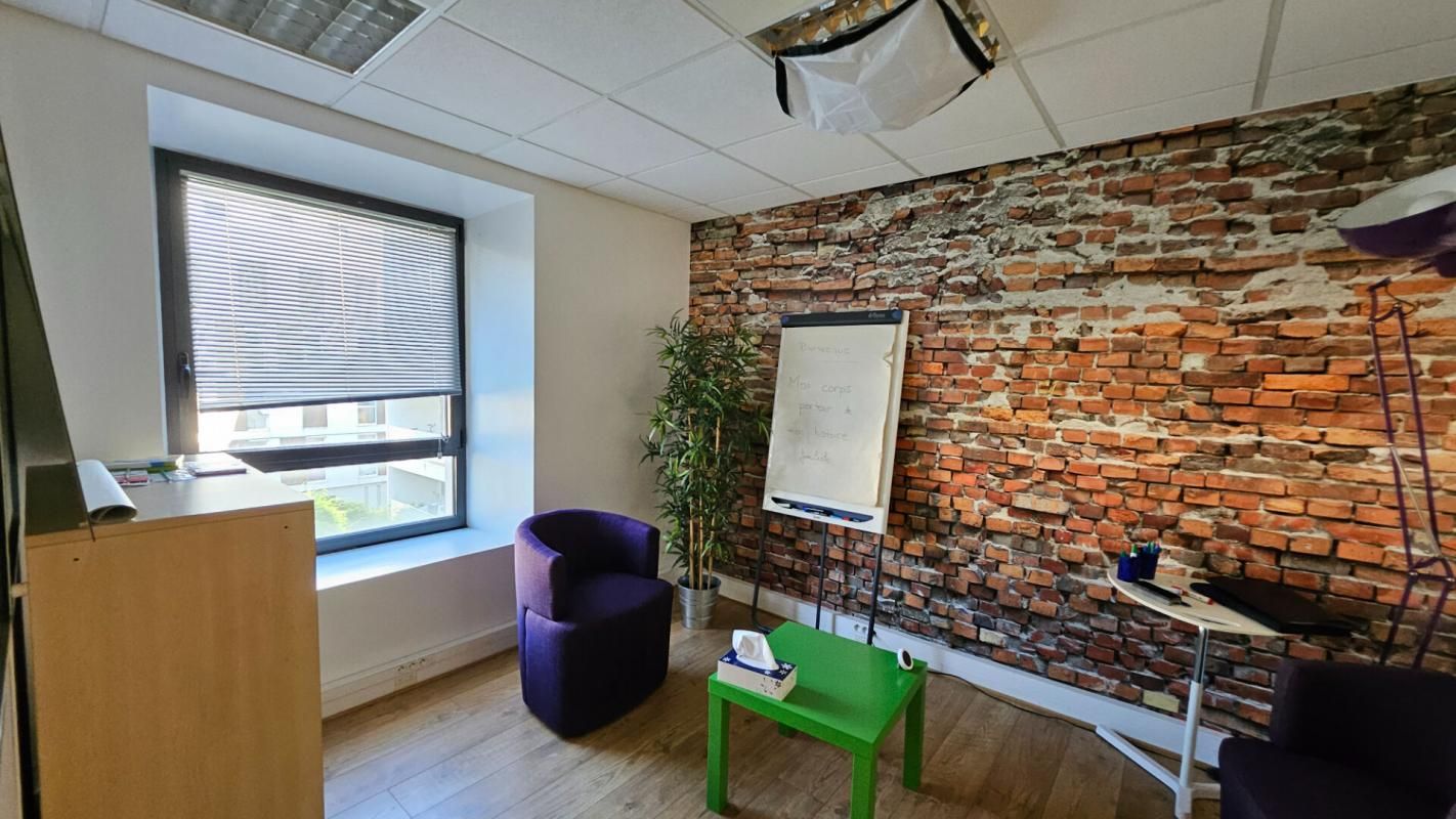 GRENOBLE EXCLUSIVITE GRENOBLE - Vente BUREAUX 42 m² -  128 628 euros 3