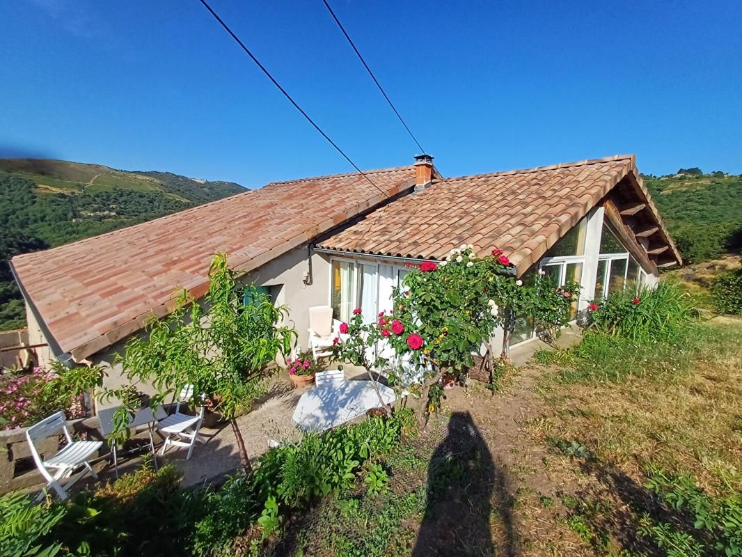 SAINT-ETIENNE-DE-SERRE Maison en pierres de 120m² 1