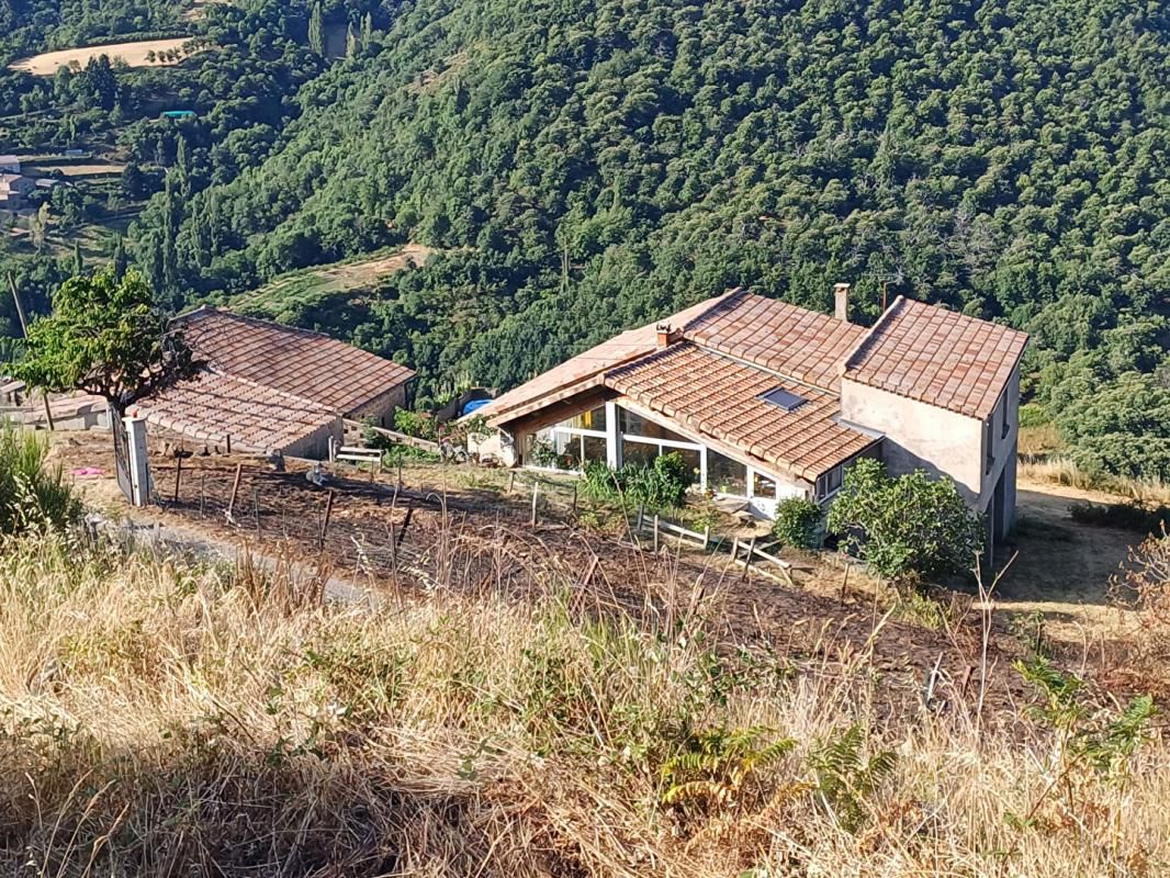 SAINT-ETIENNE-DE-SERRE Maison en pierres de 120m² 2